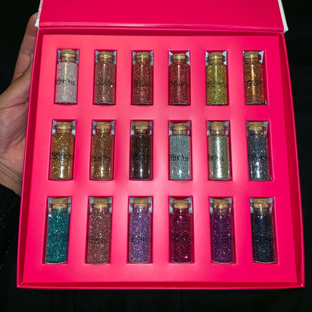 Beauty Creations Glitters 18pcs